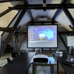 videoproiector sala conferinta